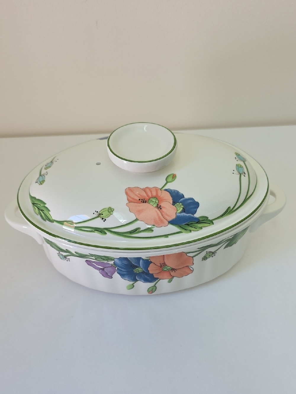 Villeroy & Boch Amapola 2 Quart Ribbed Oval Covered Casserole - Picture 8 of 12